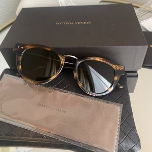 NEW Bottega Veneta Sunglasses RETAIL 650